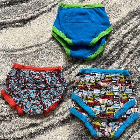 NEVER WORN Set of 5 Thomas the Train Boys Underwear - Picture 2 of 3